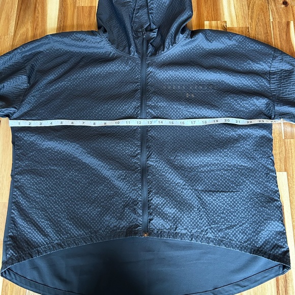 UNDER ARMOUR cropped high low shell jacket size M - Picture 8 of 9